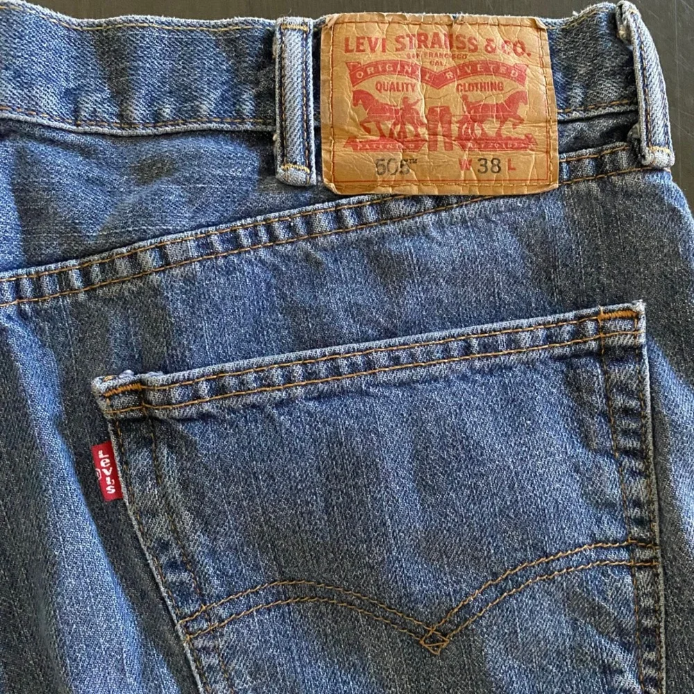 Levis 505 Regular Fit Denim Shorts Mens 38 Medium Wash Blue Cotton Jean Shorts